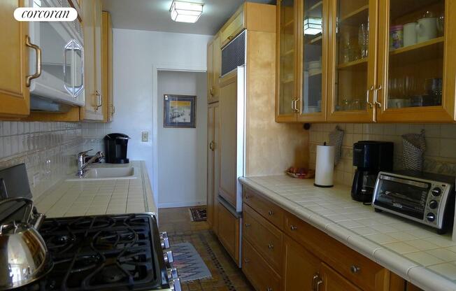 2 beds, 2 baths, 1,142 sqft, $6,400, Unit 18C