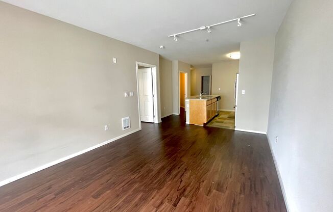 1 bed, 1 bath, 868 sqft, $2,800, Unit Unit 405