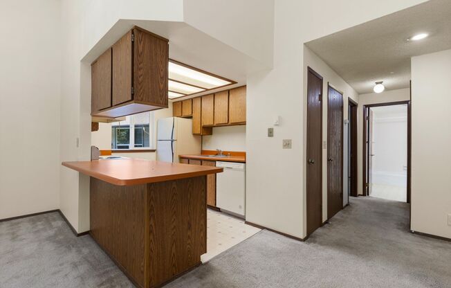 1 bed, 1 bath, 700 sqft, $1,645, Unit 35