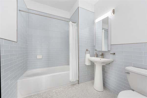 70 W 139 ST