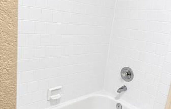 2 beds, 1 bath, 850 sqft, $1,695, Unit 233