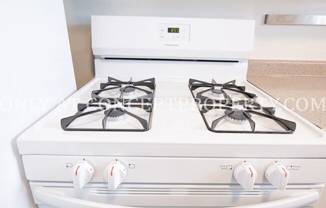 2 beds, 1.5 baths, 1,040 sqft, $1,499, Unit 10