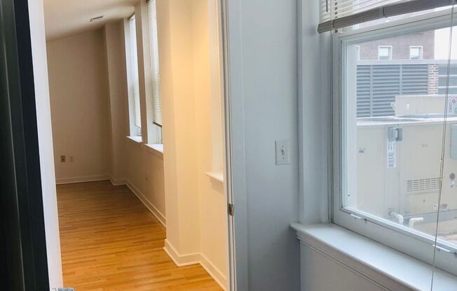 2 beds, 2 baths, 900 sqft, $2,099, Unit 307