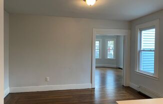 3 beds, 1 bath, $2,000, Unit 51-1