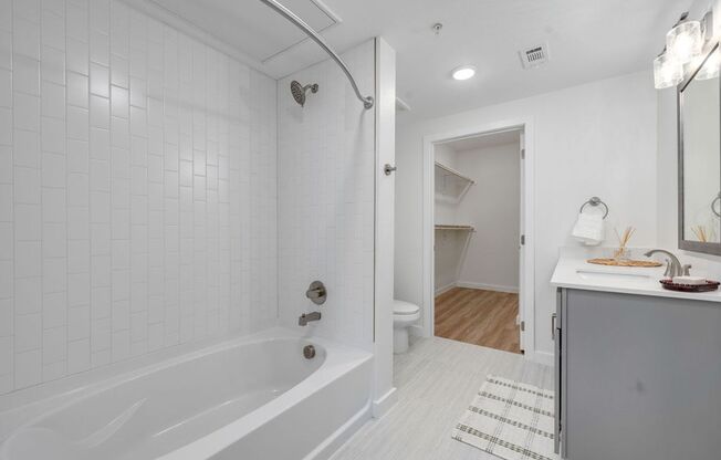 Studio, 1 bath, 608 sqft, $1,375