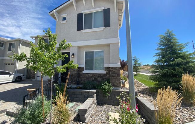 Spacious 4-Bedroom, 2.5-Bathroom Home in Reno's University of Nevada District!