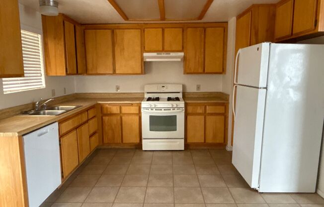 2 beds, 1 bath, $1,250