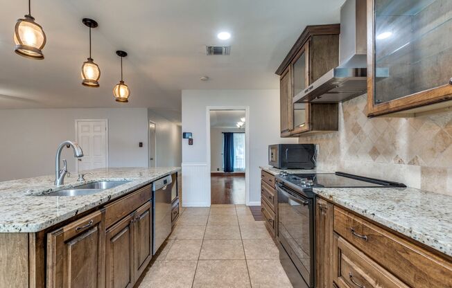 4-BEDROOM HOME ON CUL DE SAC LOT IN WOODS END