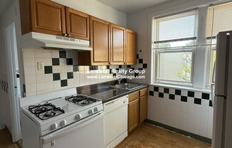 3052 W BERTEAU