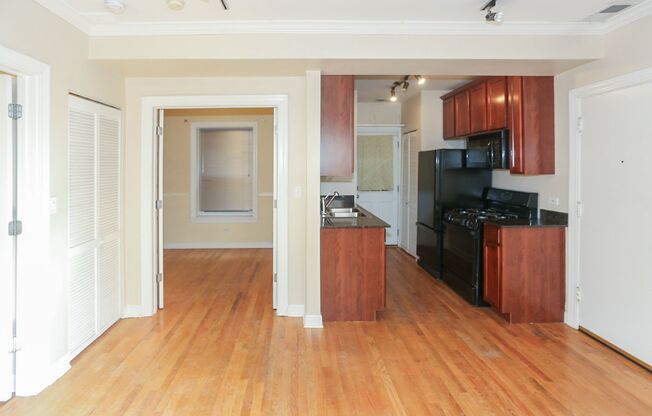 2 beds, 1 bath, 603 sqft, $2,450, Unit 628R-1N