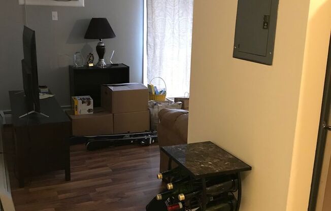 1 bed, 1 bath, 550 sqft, $1,195, Unit 411