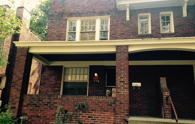 *** Mt. Lebanon Duplex for Rent with Front and Back Porch * Pet Friendly Apartment * Walk to the T * Renovated ***