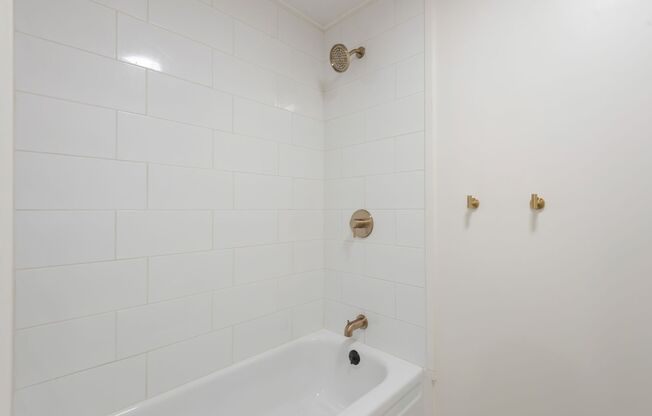 2 beds, 3 baths, $2,250, Unit Unit A