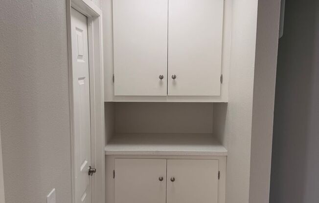 1 bed, 1 bath, 800 sqft, $2,450, Unit 5D