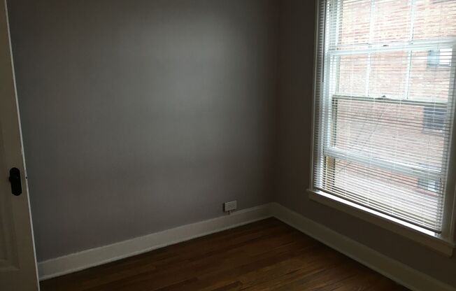 2 beds, 1 bath, 962 sqft, $1,475, Unit 3C
