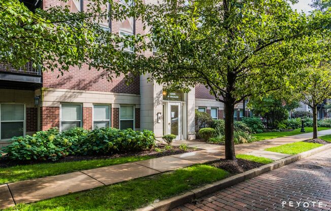 1225 N Orleans