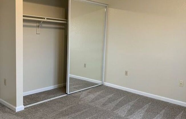 1 bed, 1 bath, 704 sqft, $1,525, Unit 712