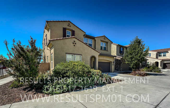 Gorgeous luxury Home! Great price! Spacious 4 bedroom w/Loft