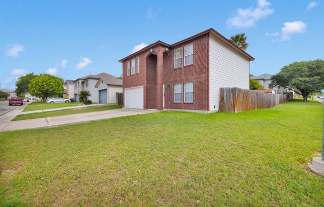 Charming 3-Bedroom, 2.5-Bath Home with Spacious Layout