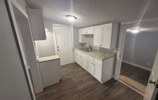 Freshly renovated 3/1 home!