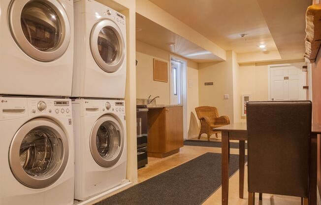 Studio, 1 bath, 154 sqft, $1,425, Unit 556