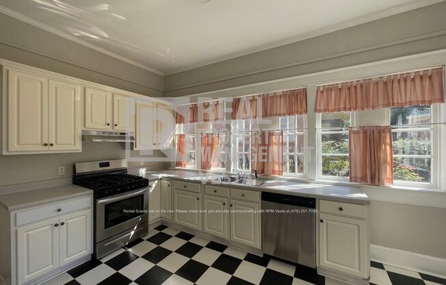135 BUCKINGHAM PL