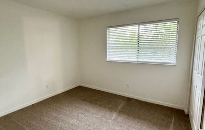 2 beds, 2 baths, 900 sqft, $1,795, Unit 26