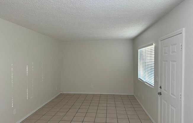 2 beds, 1 bath, $1,995, Unit 5406-4