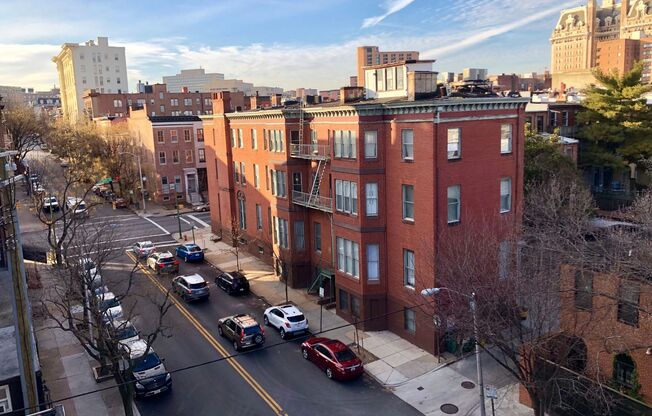 Studio, 1 bath, 400 sqft, $1,262.5, Unit 403