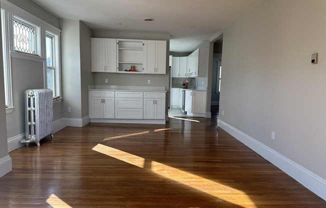 3 beds, 1 bath, 1,500 sqft, $3,700, Unit 2