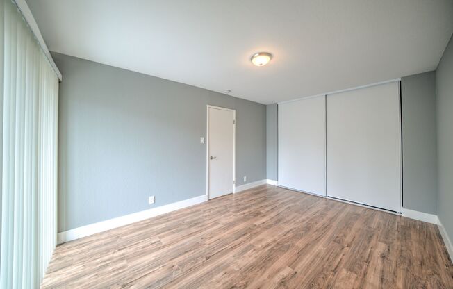 3 beds, 1.5 baths, $2,857, Unit 23