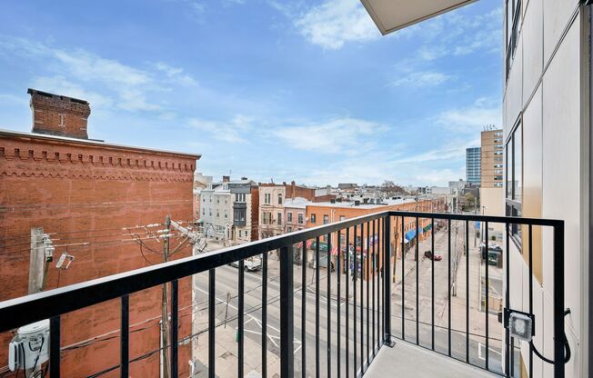 2 beds, 2 baths, 799 sqft, $2,325, Unit Unit 523