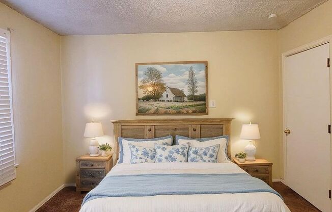 Cozy 2-Bed In Home in Old Colorado City and Downtown!