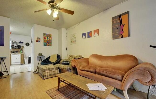 4520 Speedway #B