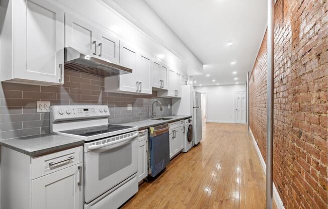 772 9 AVE