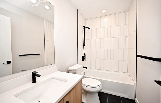 2 beds, 2 baths, 898 sqft, $4,300, Unit 303