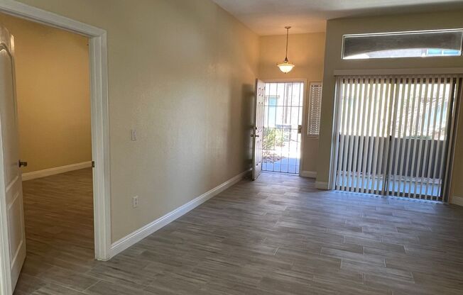 Gorgeous 3 Bedroom, 2 Bath in Silverado Ranch