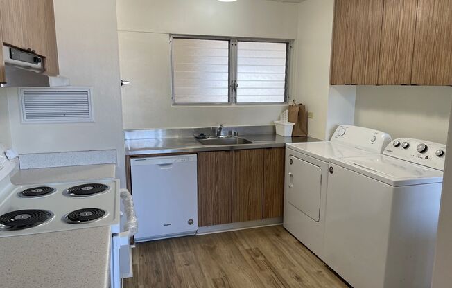 Makiki - Bellevue Tower - 3 Bdrm/2 Bath/ 1 Prkg - $2,700