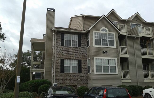 Rare Hoover Creek Condo with One Car Garage