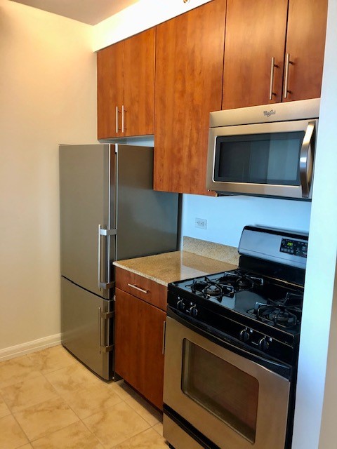 1 bed, 1 bath, 595 sqft, $3,455, Unit 920