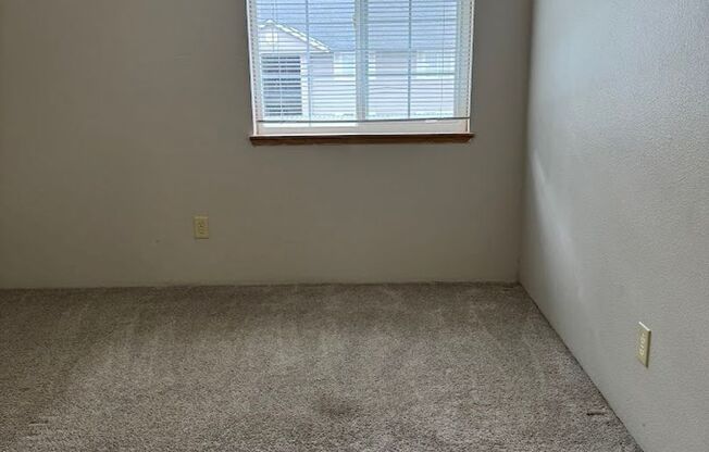 2 beds, 2 baths, 1,070 sqft, $1,625, Unit 08-201