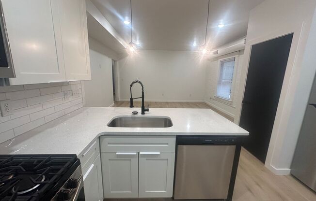 301-305 W Benson St
