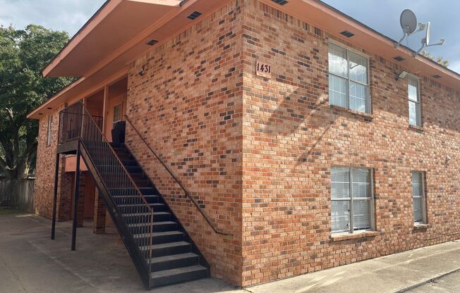 Charming 3-Bedroom Apartment with Modern Updates in Baton Rouge!