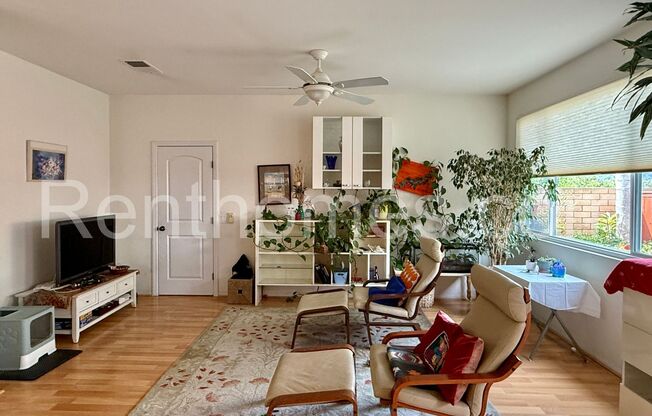 Carmel Valley, 12565 Carmel Cnyn Rd, 1BR/BA Down, Loft, AC, Fireplace, 2 Car Garage w/ Opener.
