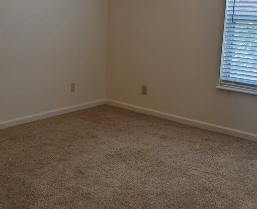 2 beds, 1.5 baths, 1,100 sqft, $1,165, Unit 190207