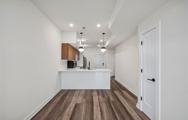 1 bed, 1 bath, 524 sqft, $1,350, Unit 301