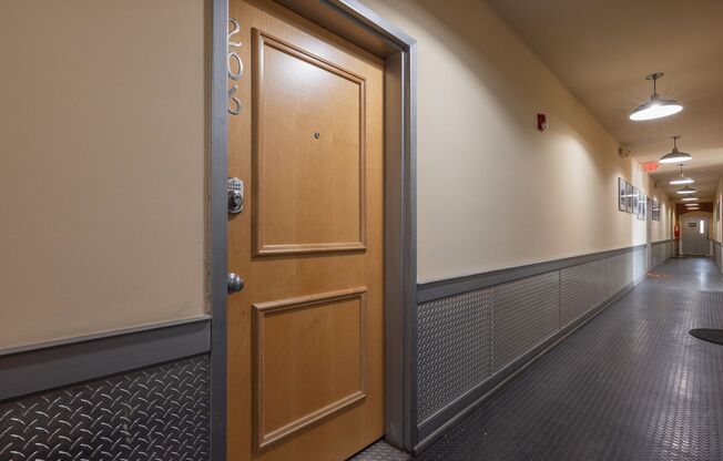 2 beds, 2 baths, 860 sqft, $1,350, Unit 405