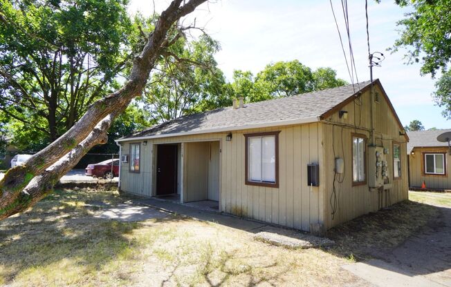 1216 South Ave