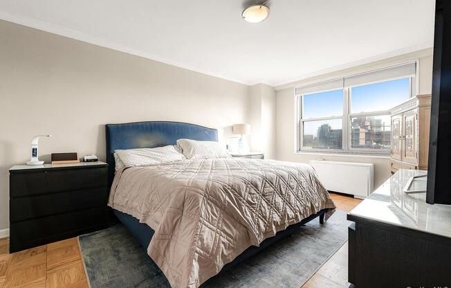 2 beds, 1 bath, 1,000 sqft, $4,250, Unit 11H