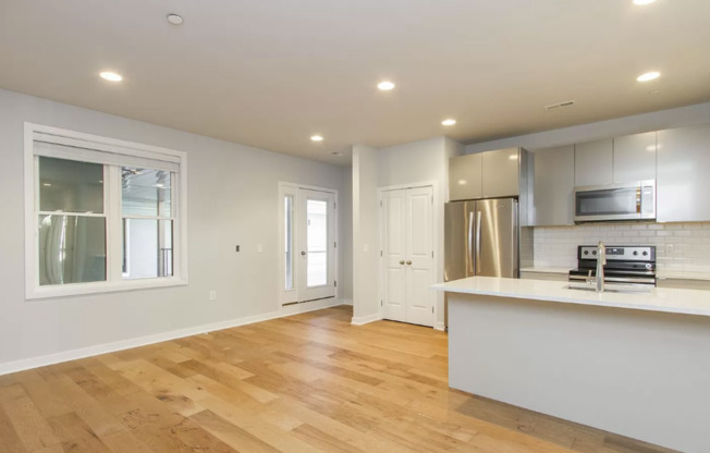 1 bed, 1 bath, 691 sqft, $1,489, Unit Unit 4